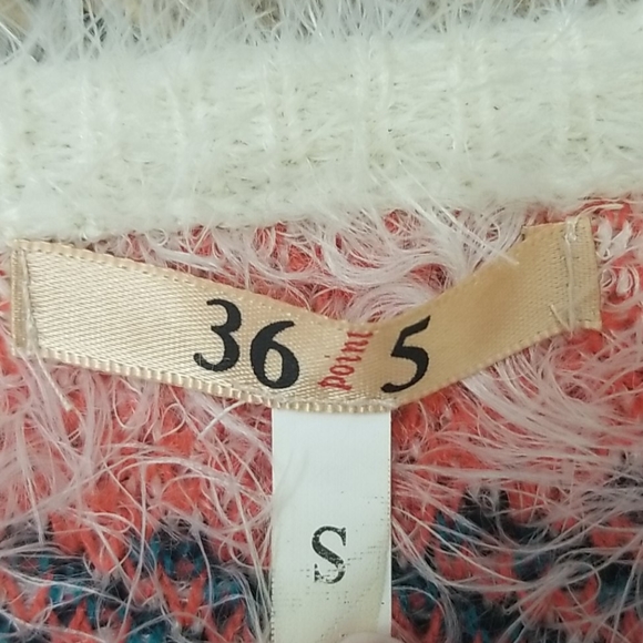 Boho Southwestern Fuzzy Soft Sweater Small - Picture 4 of 5